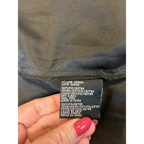 Betsy & Adam Black Metallic Gown - Size 4 - Picture 16 of 16